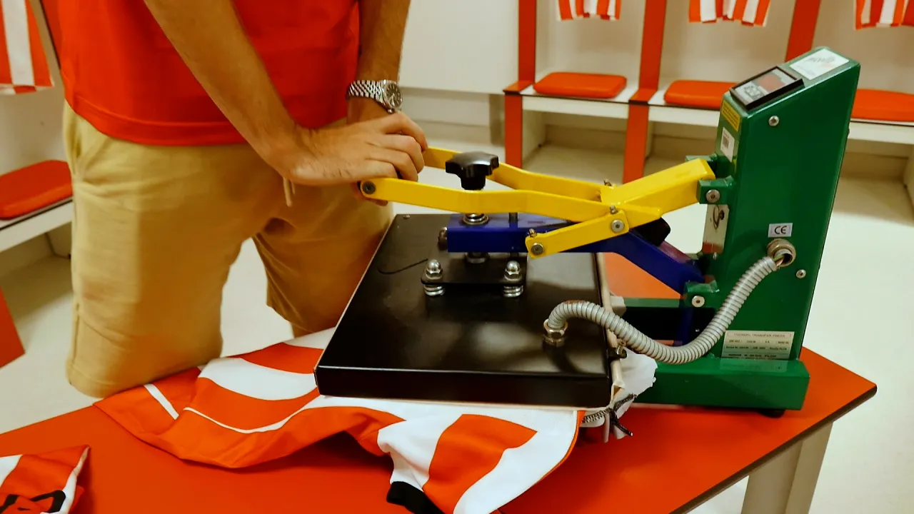 Cracovia wysyła paczkę do Belabo!