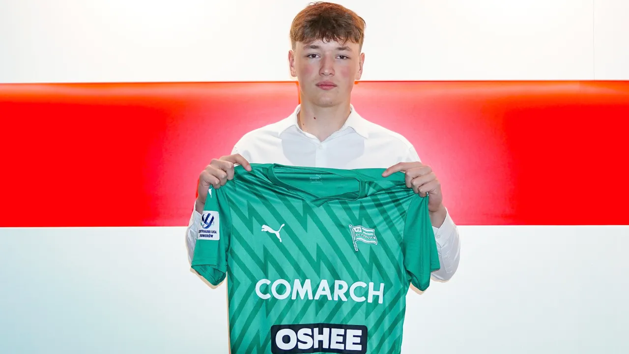 Bartosz Wadowski z profesjonalnym kontraktem!