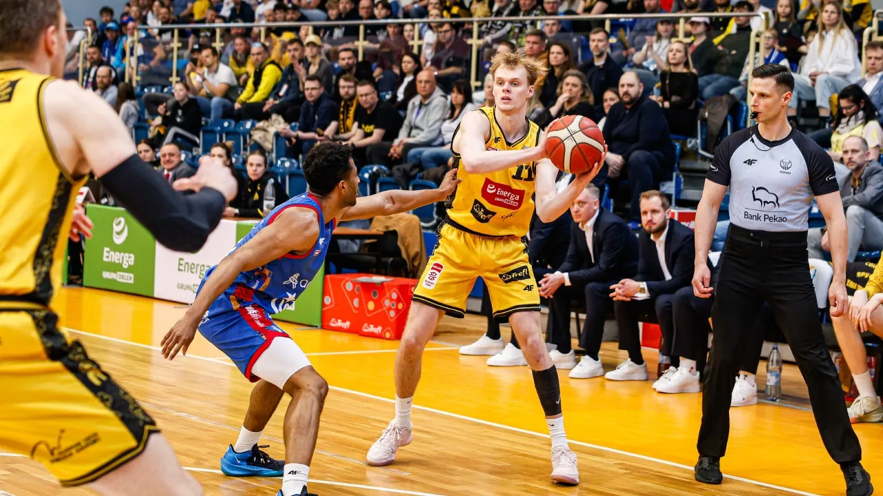 Żółto-czarni ponownie górą w Hali 100-lecia