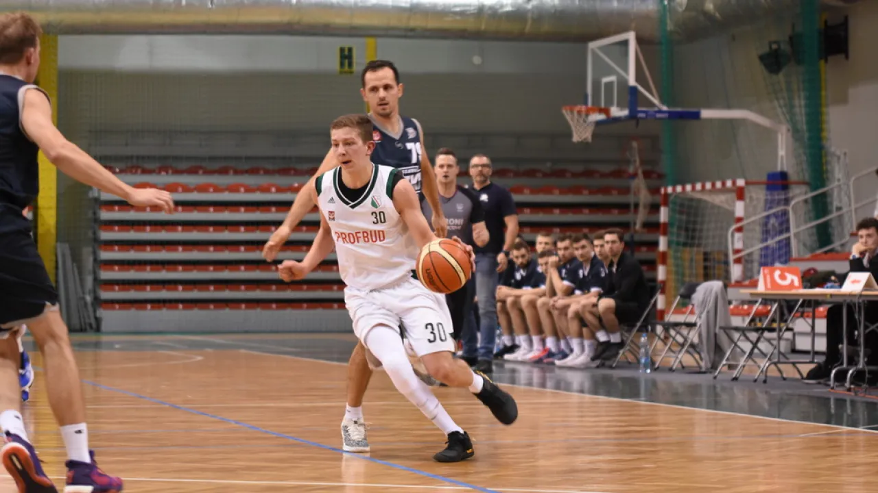 II liga: Legia II  66:97 Dziki Warszawa
