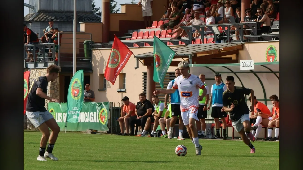 Barycz Sułów wraca do domu na mecz z Błyskawicą Gać