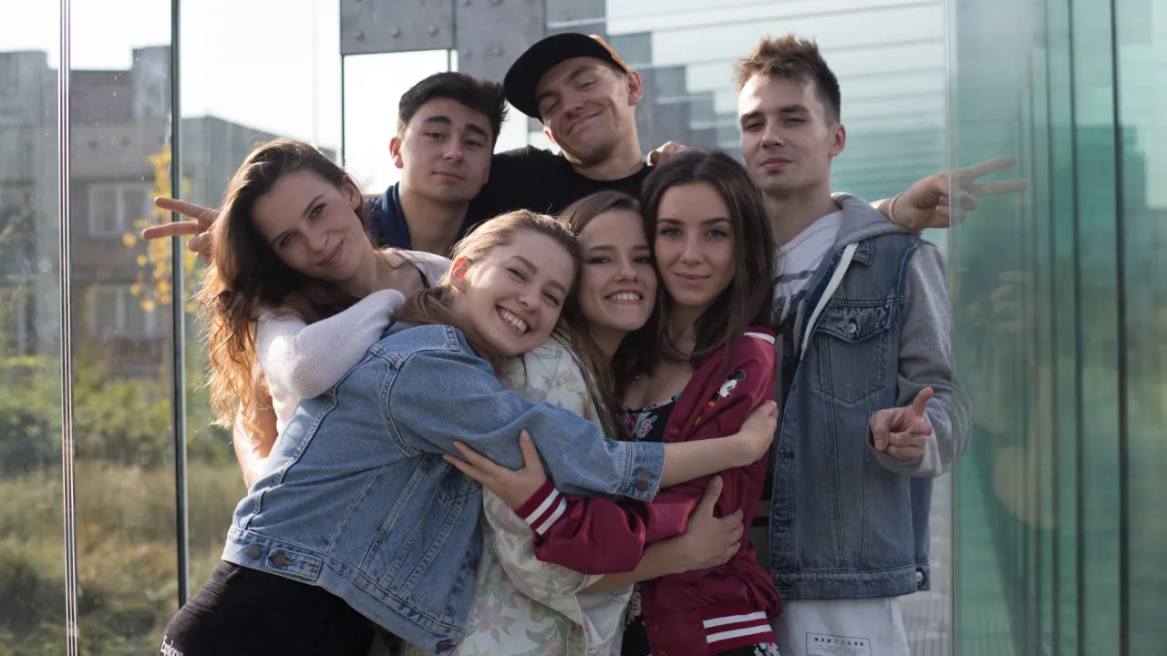 Uczestnicy MAM TALENT na meczu z Arką