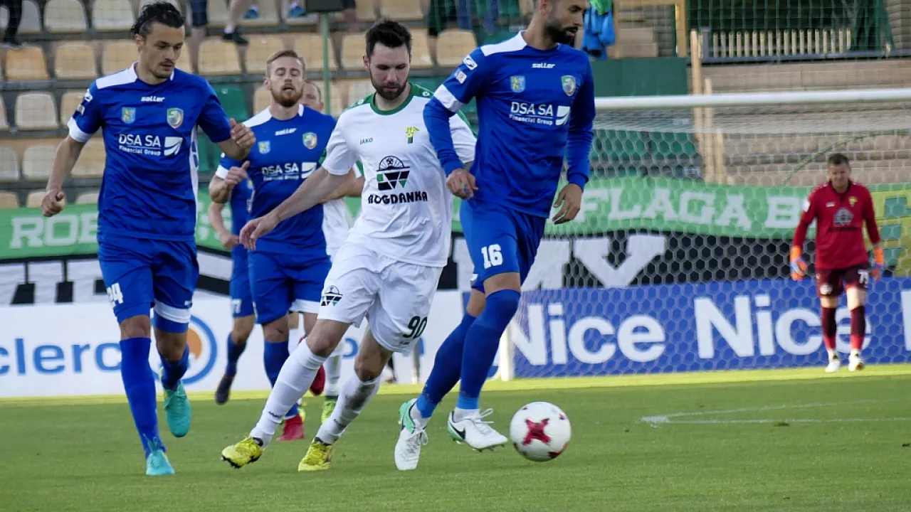 Galeria: Remis z liderem
