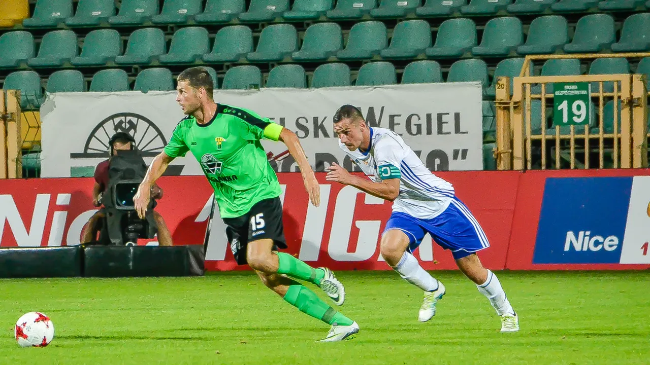 [FOTO] 7 bramek i emocjonujące spotkanie w Łęcznej