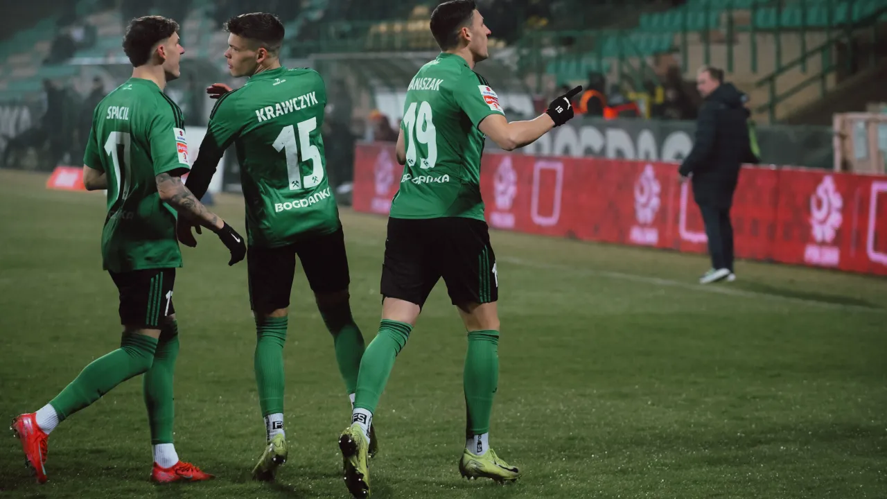 Porażka ze Zniczem na zdjęciach [GALERIA]