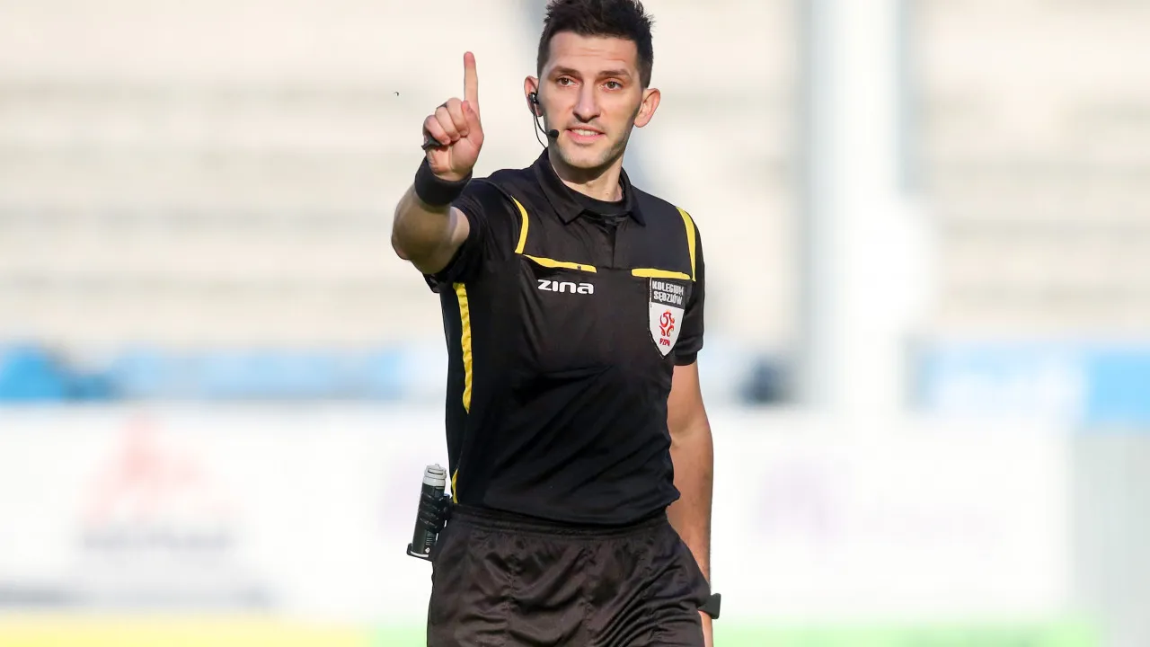 Damian Kos arbitrem poniedziałkowego meczu w Krakowie