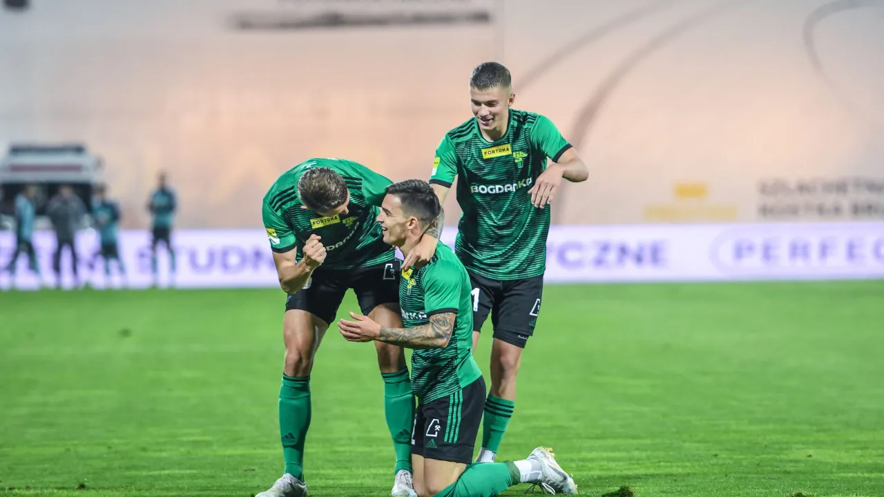 🎥 Kulisy spotkania w Niecieczy. Zobacz obszerny materiał