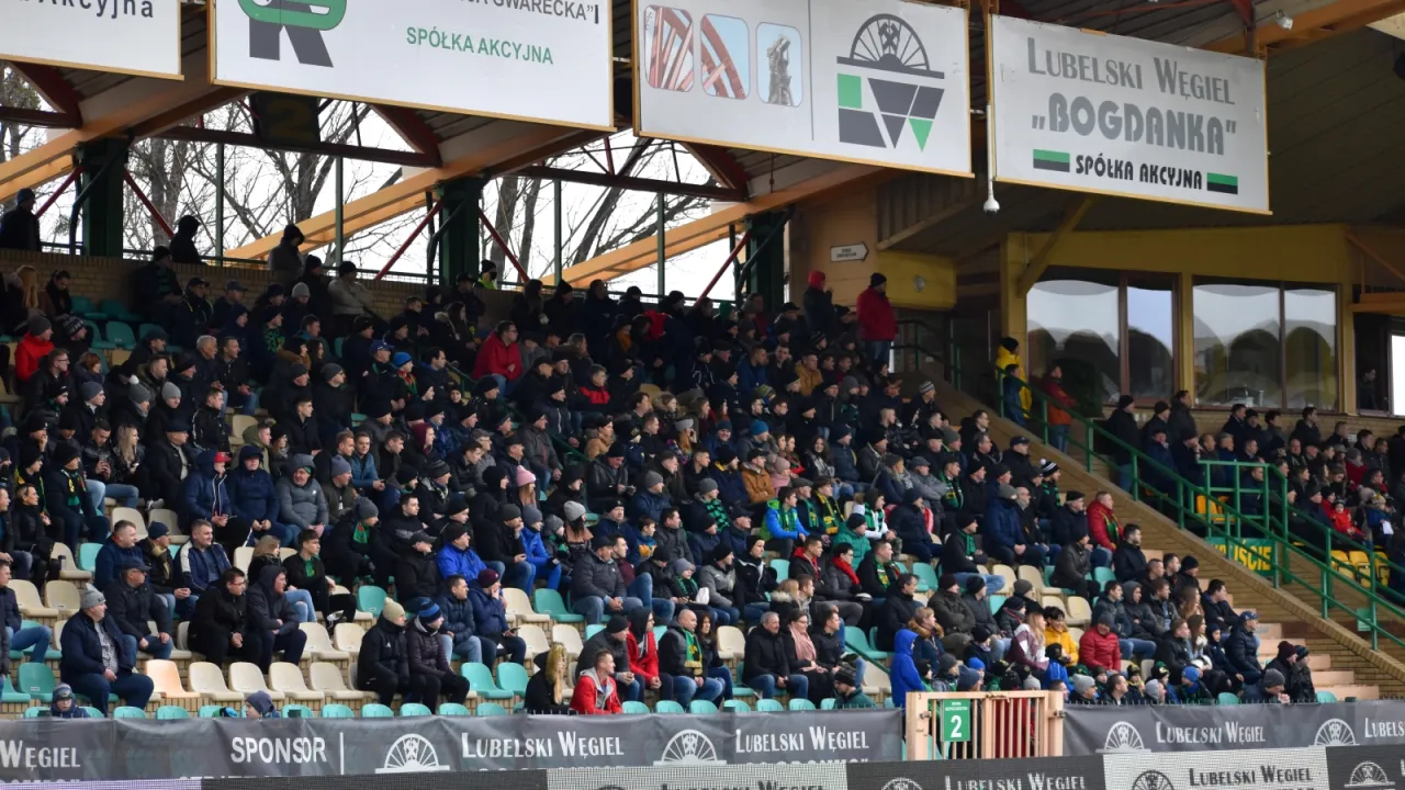 Trybuny na meczu z Widzewem