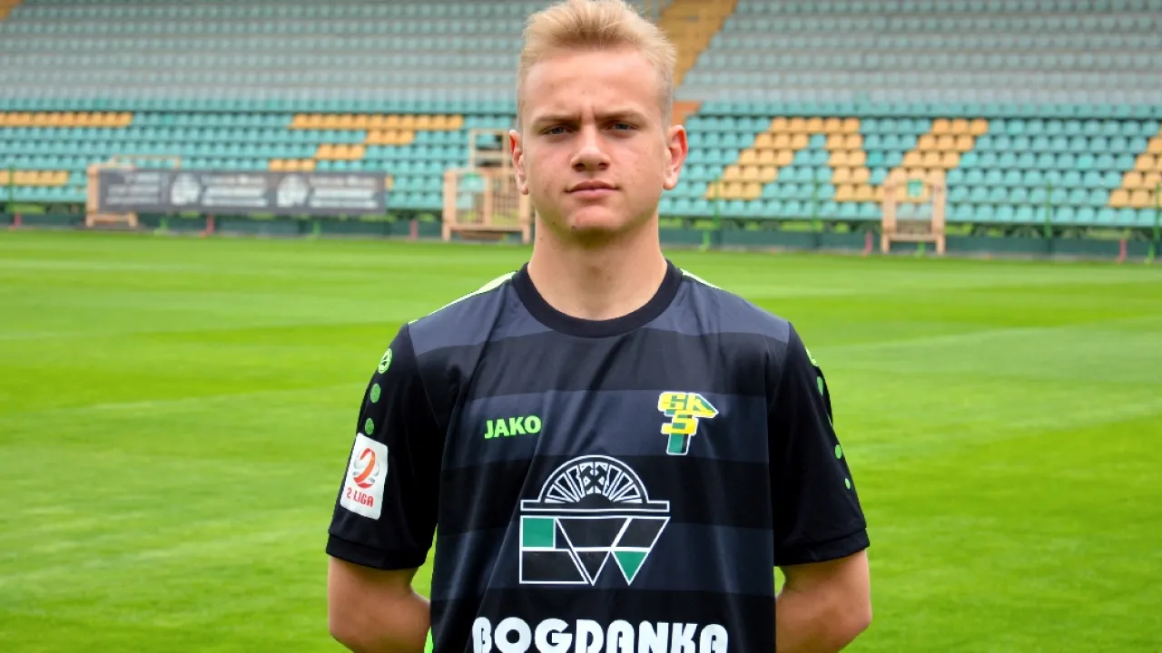 Jakub Cielebąk z kontraktem
