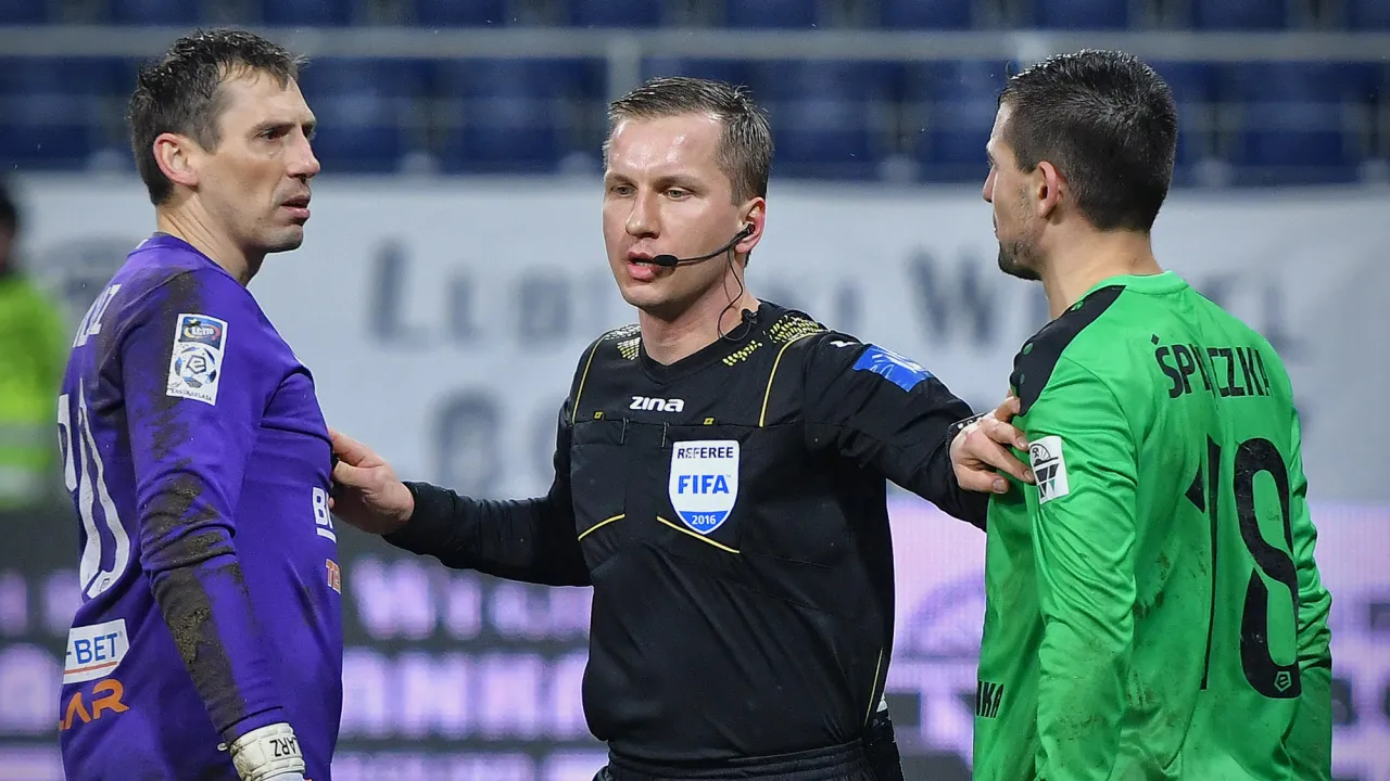 Bartosz Frankowski sędzią meczu z Lechem