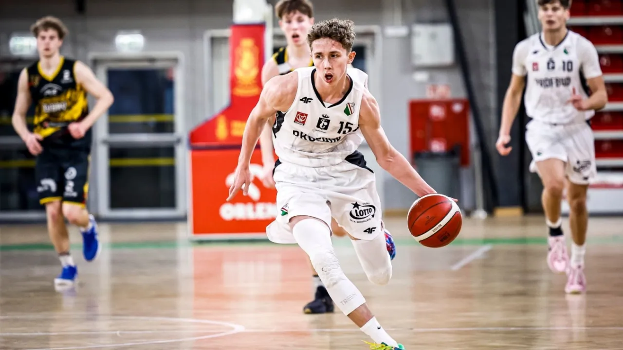 Dwóch legionistów w kadrze U18