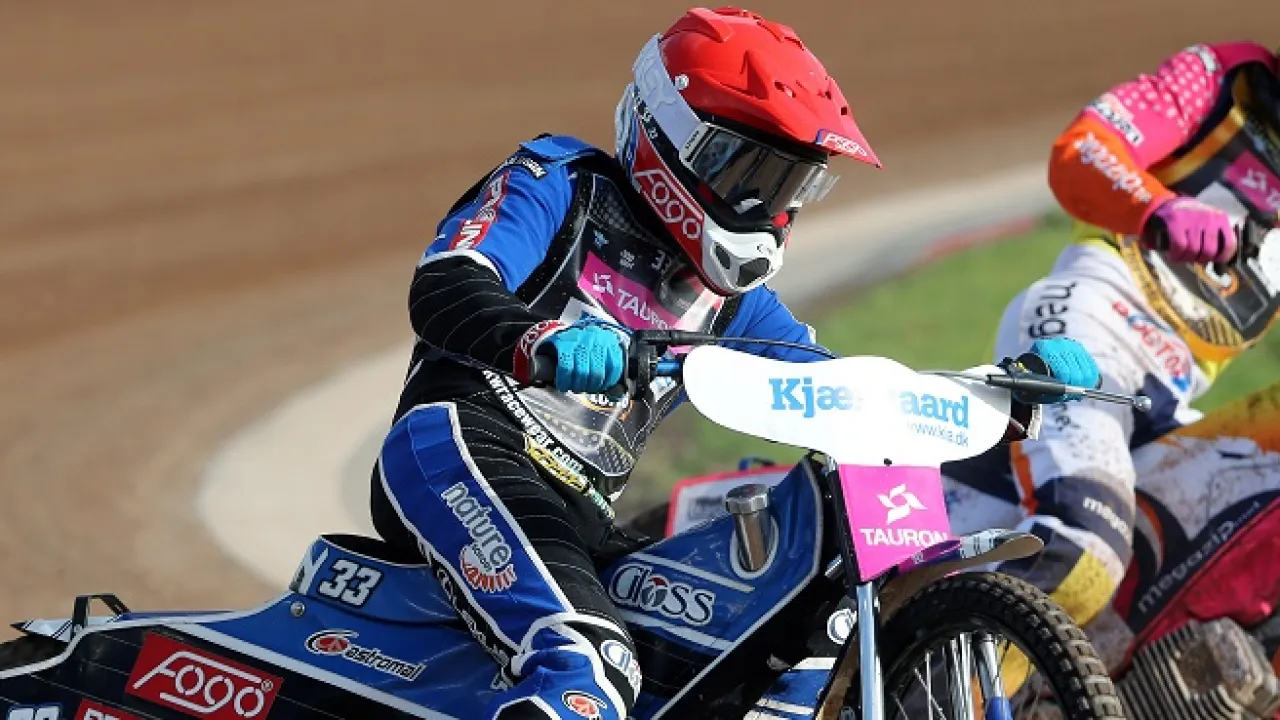 Hampel with number 1. Woryna against Laguta in the first series.