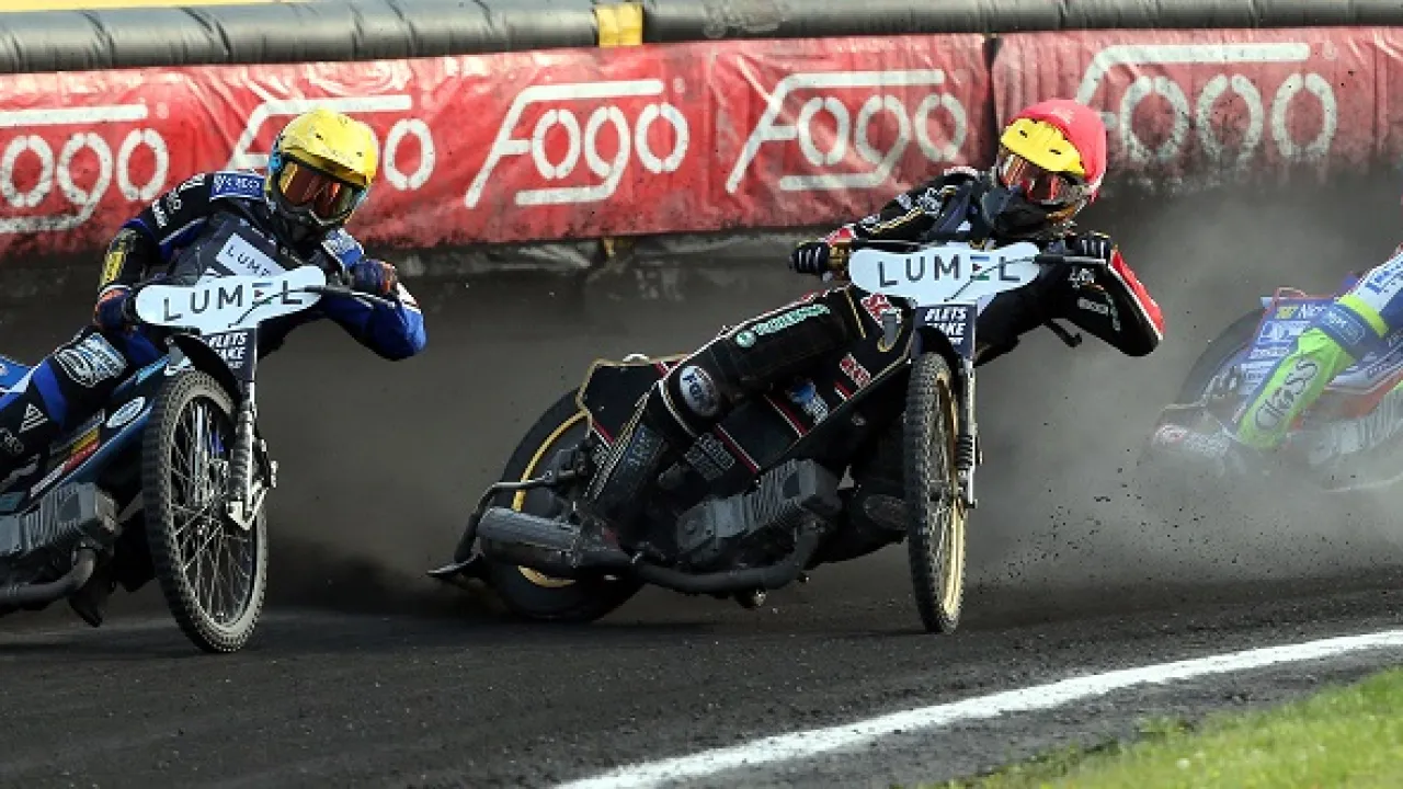 Top riders struggling in here