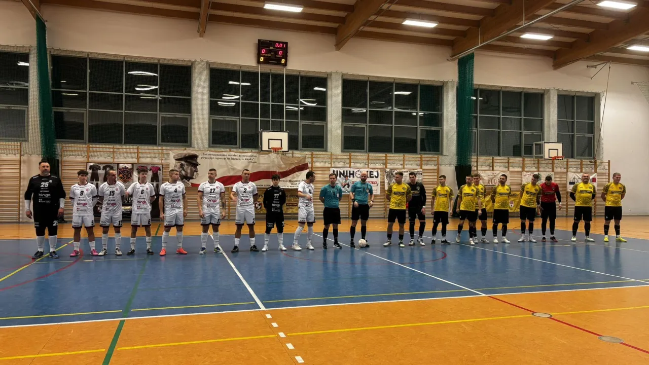 Ambitna walka z liderem 3. ligi łódzkiej, lecz tym razem bez zwycięstwa.