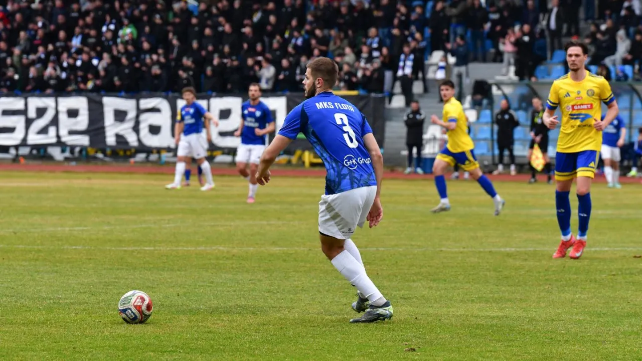 Flota – Tłuchowia Tłuchowo 1-0 (1-0)